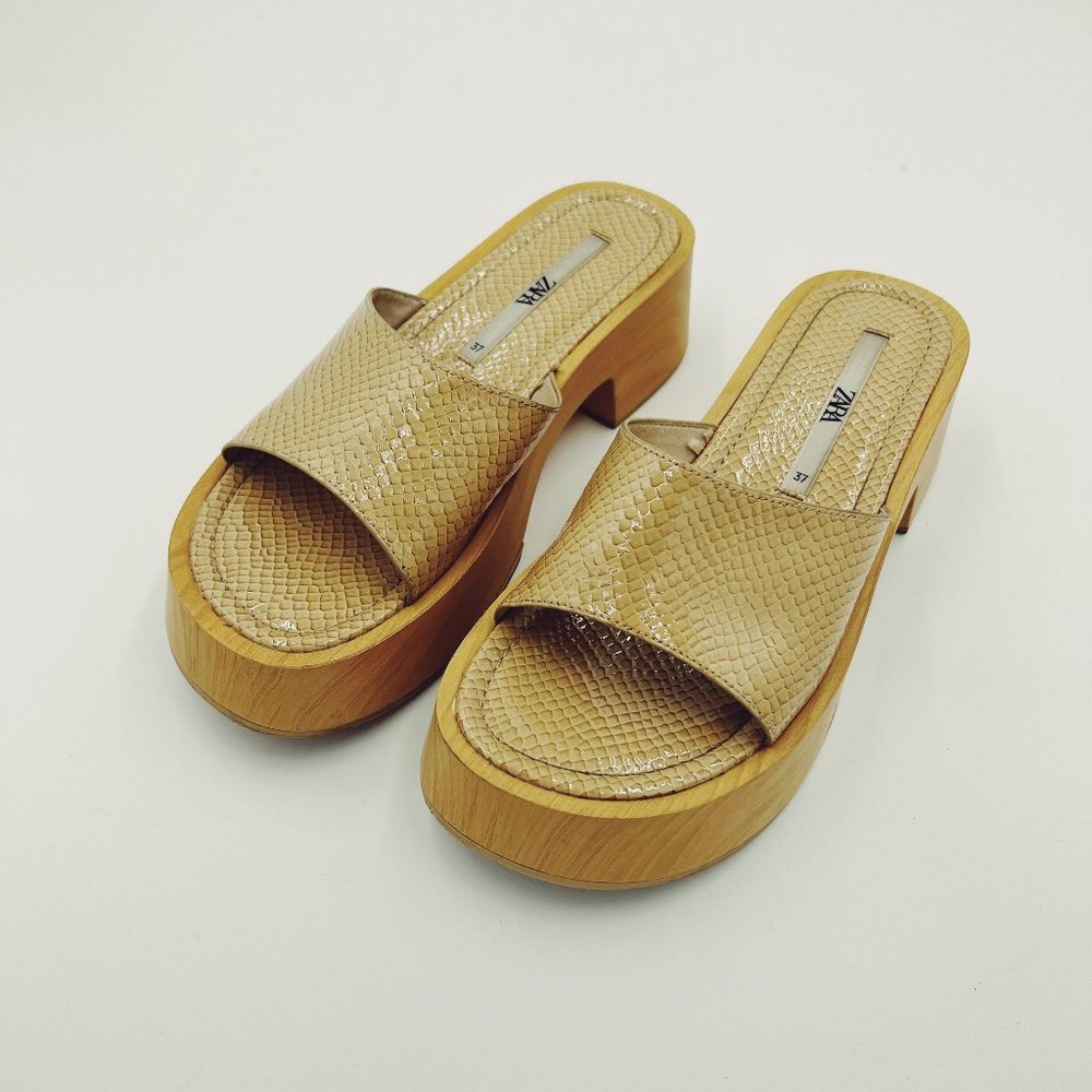 Zara Beige Thick Heeled Chunky Sandals  Size 37/6.5